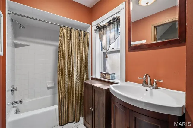 $629,900 | 7484 Stratford Avenue, St. Louis, MO 63130