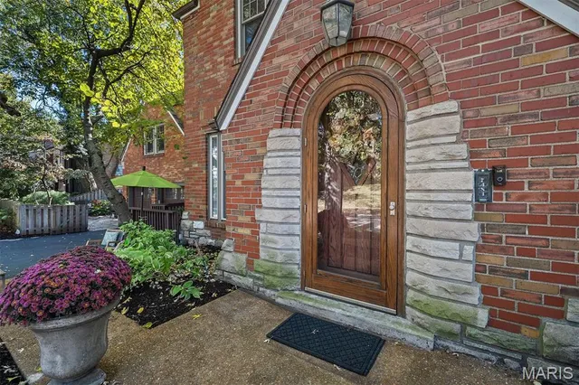 $629,900 | 7484 Stratford Avenue, St. Louis, MO 63130