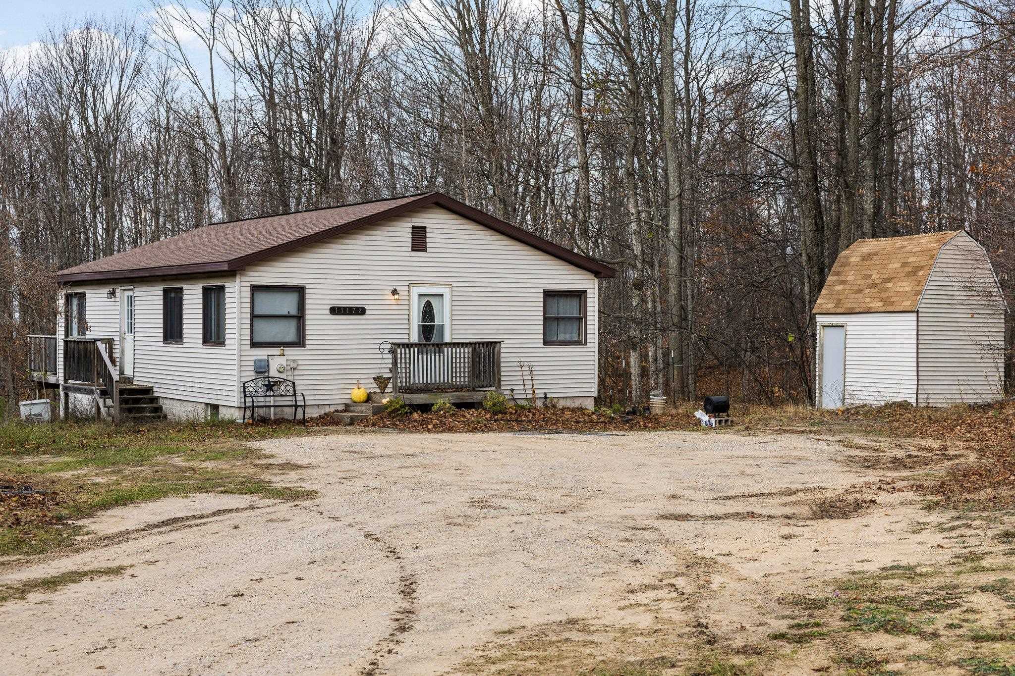 11172 Fewins Road Honor, MI 49640 - Photo 2 of 38