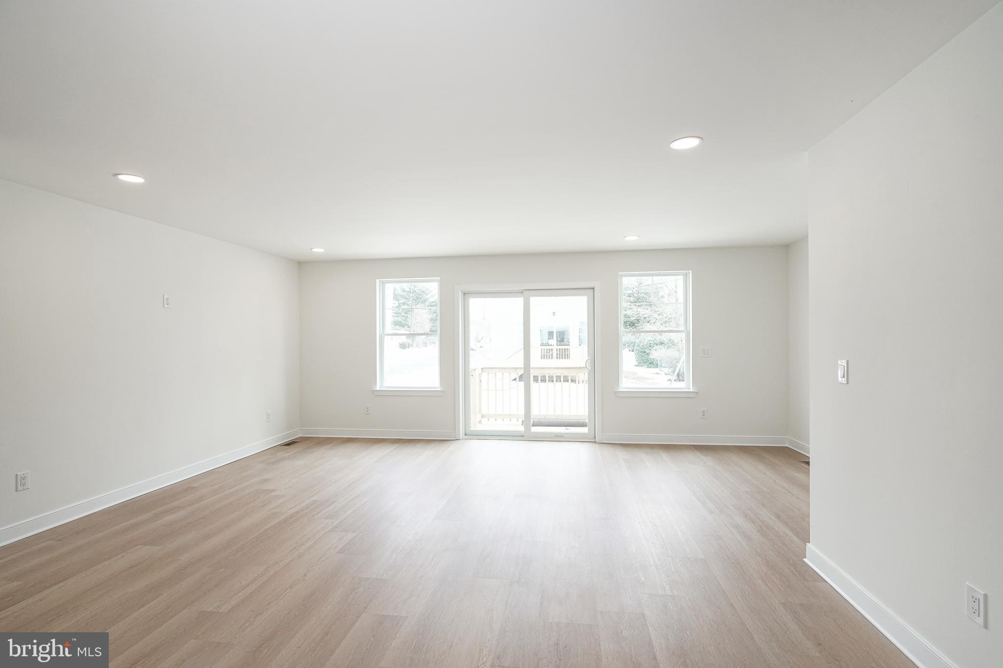 301 Billingsport Road Paulsboro, NJ 08066 - Photo 14 of 33