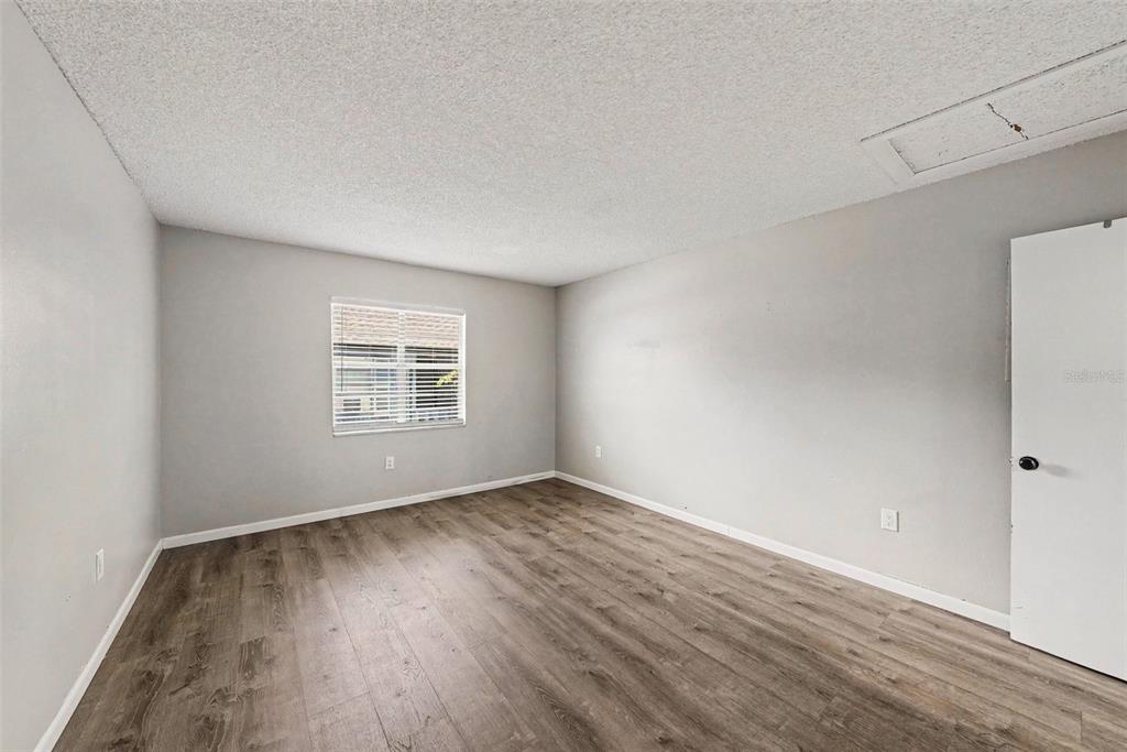 9208 North Connechusett Road, Unit D Tampa, FL 33617 - Photo 14 of 28