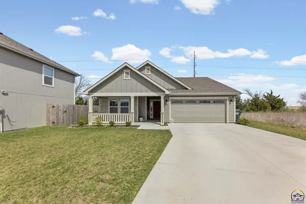 $305,000 | 1743 Elderberry Lane, Ottawa, KS 66067