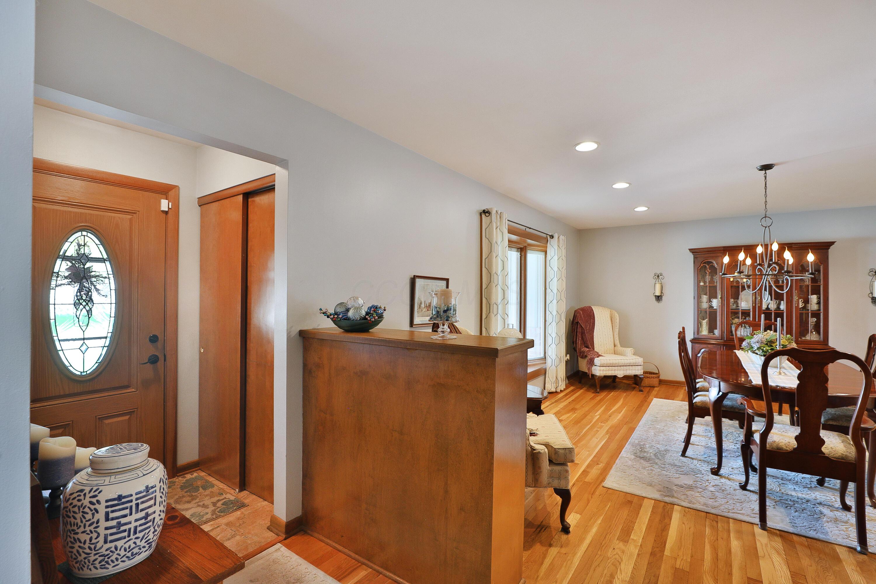 5580 Millington Road Columbus, OH 43235 - Photo 5 of 45 5580-Millington-05