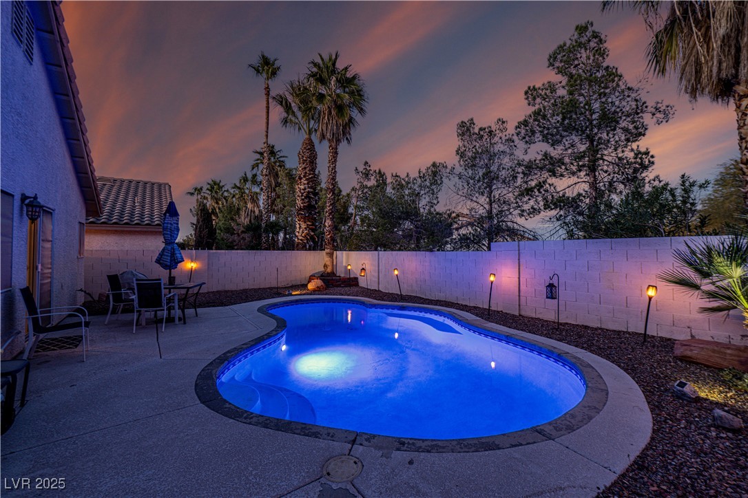 254 Camelback Ridge Avenue Henderson, NV 89012 - Photo 2 of 40