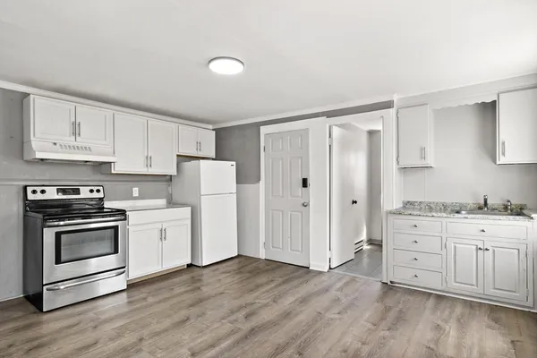 $2,500 | 63 West Carpenter Street, Unit 2F, Attleboro, MA 02703