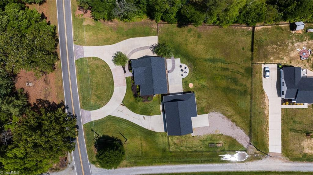 351 Joe Hege Road Clemmons, NC 27012 - Photo 3 of 37 Gallery Image 3