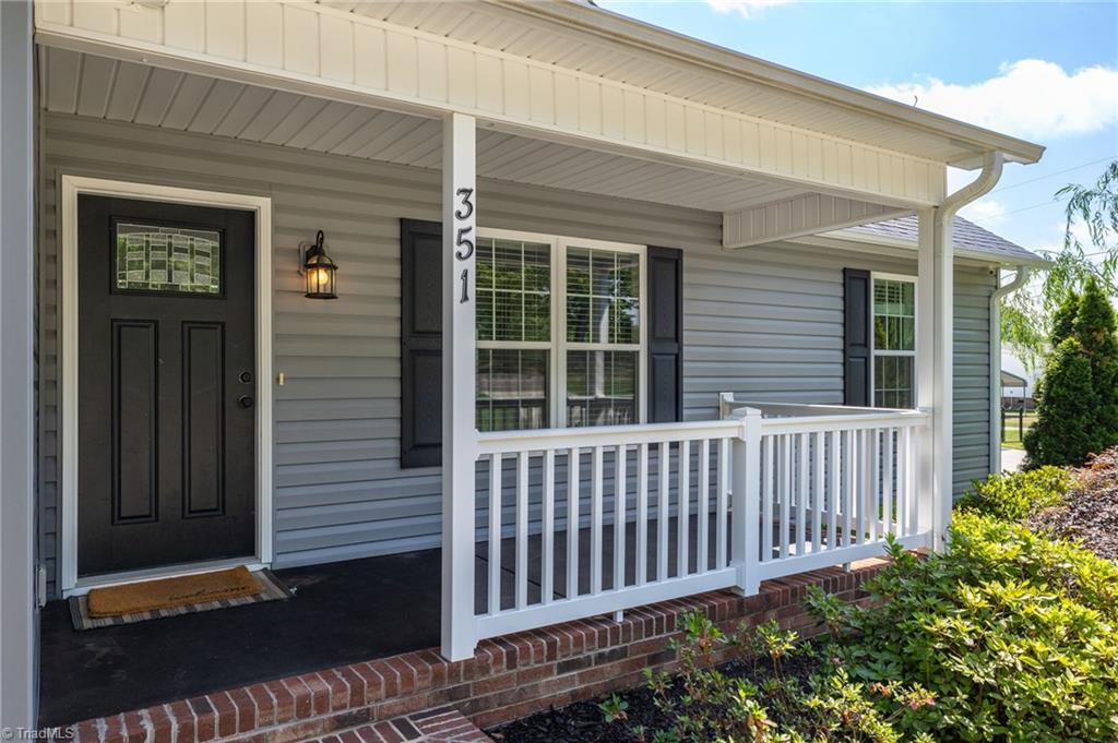 351 Joe Hege Road Clemmons, NC 27012 - Photo 4 of 37 Gallery Image 4