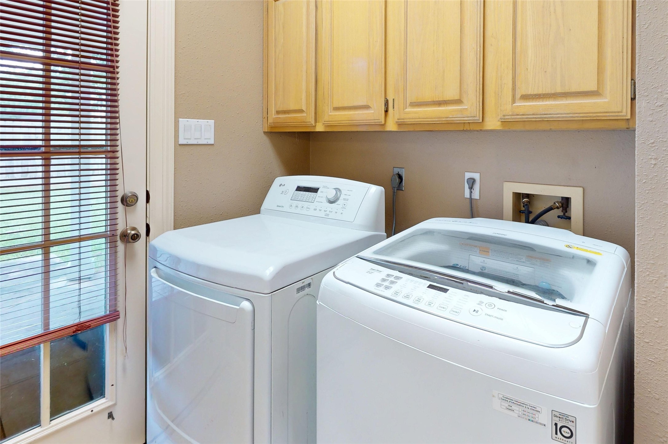 3502 Brymoor Court Pearland, TX 77584 - Photo 11 of 32 Laundry Room