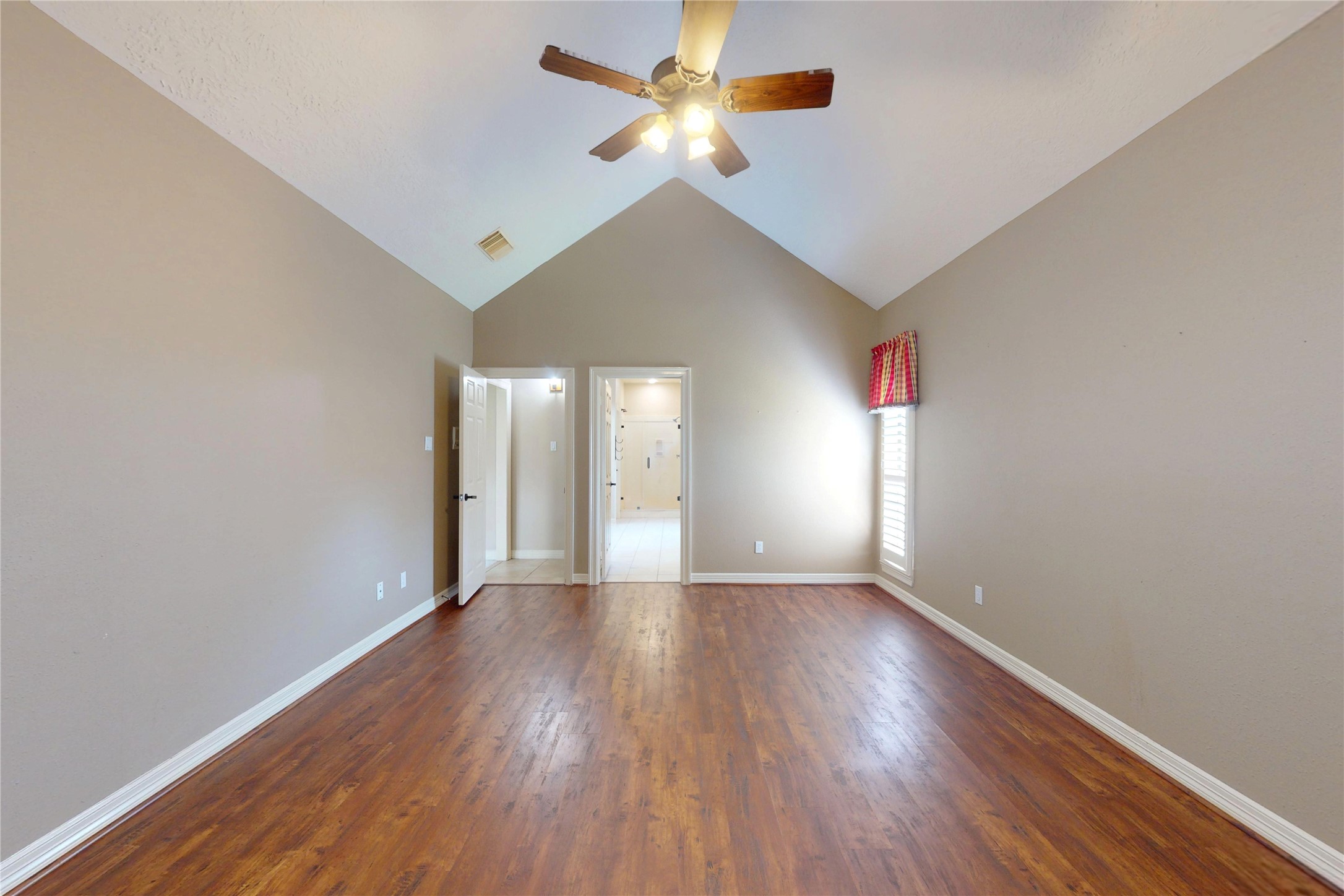 3502 Brymoor Court Pearland, TX 77584 - Photo 13 of 32 Master bedroom