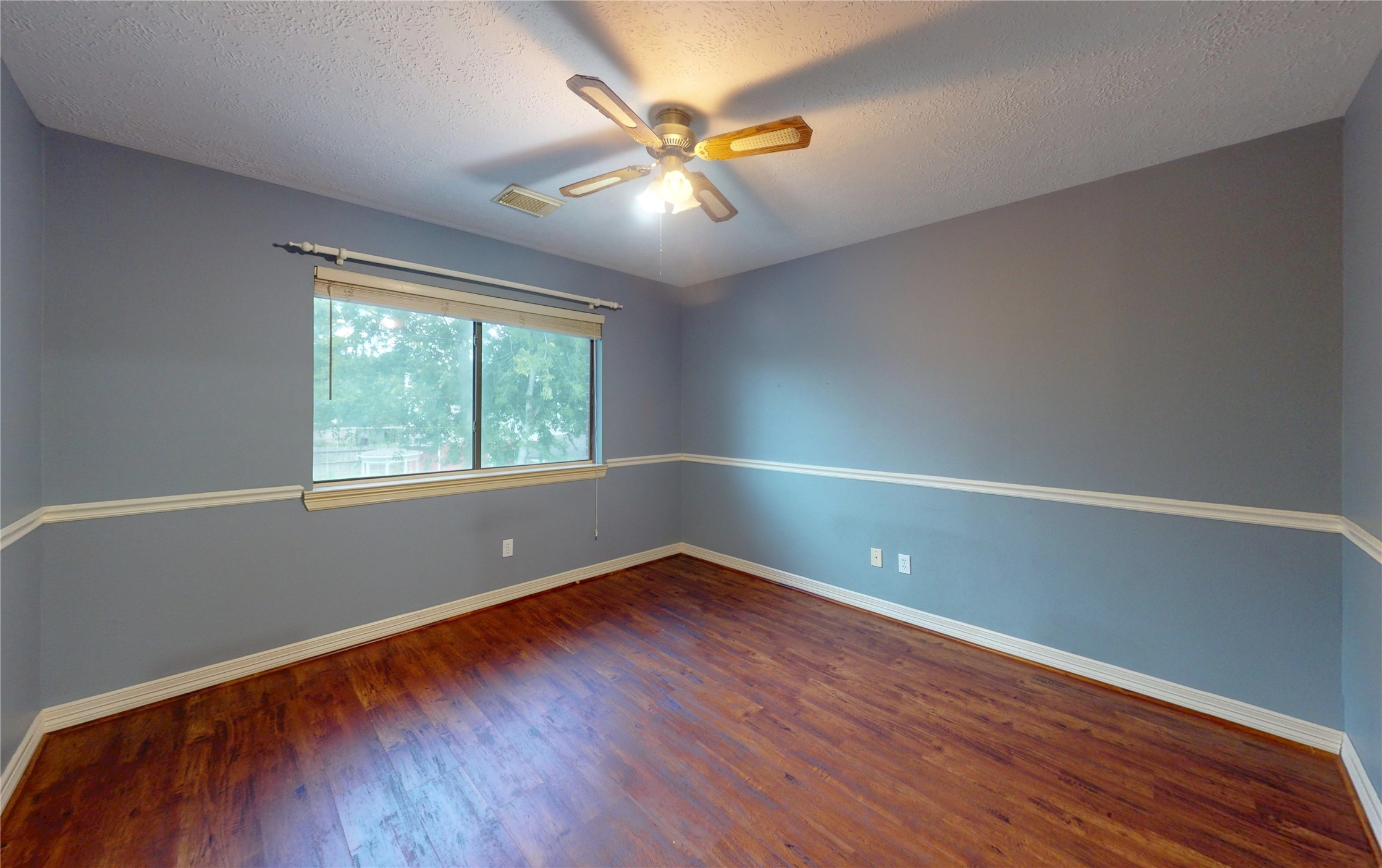 3502 Brymoor Court Pearland, TX 77584 - Photo 18 of 32 Bedroom 2