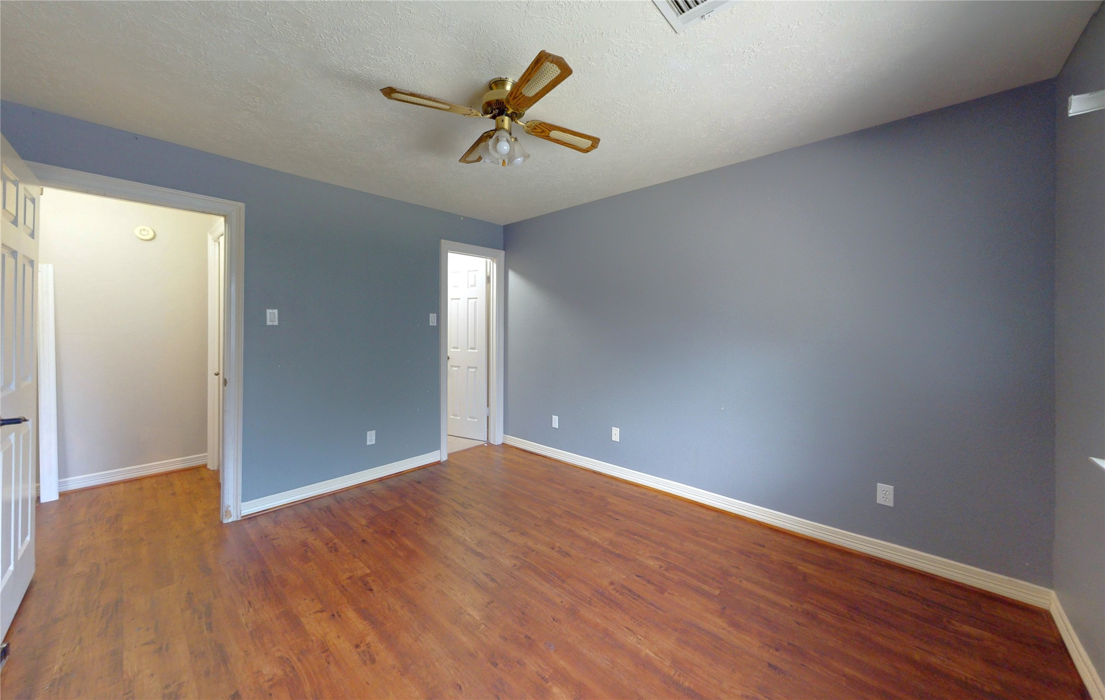 3502 Brymoor Court Pearland, TX 77584 - Photo 19 of 32 Bedroom 3