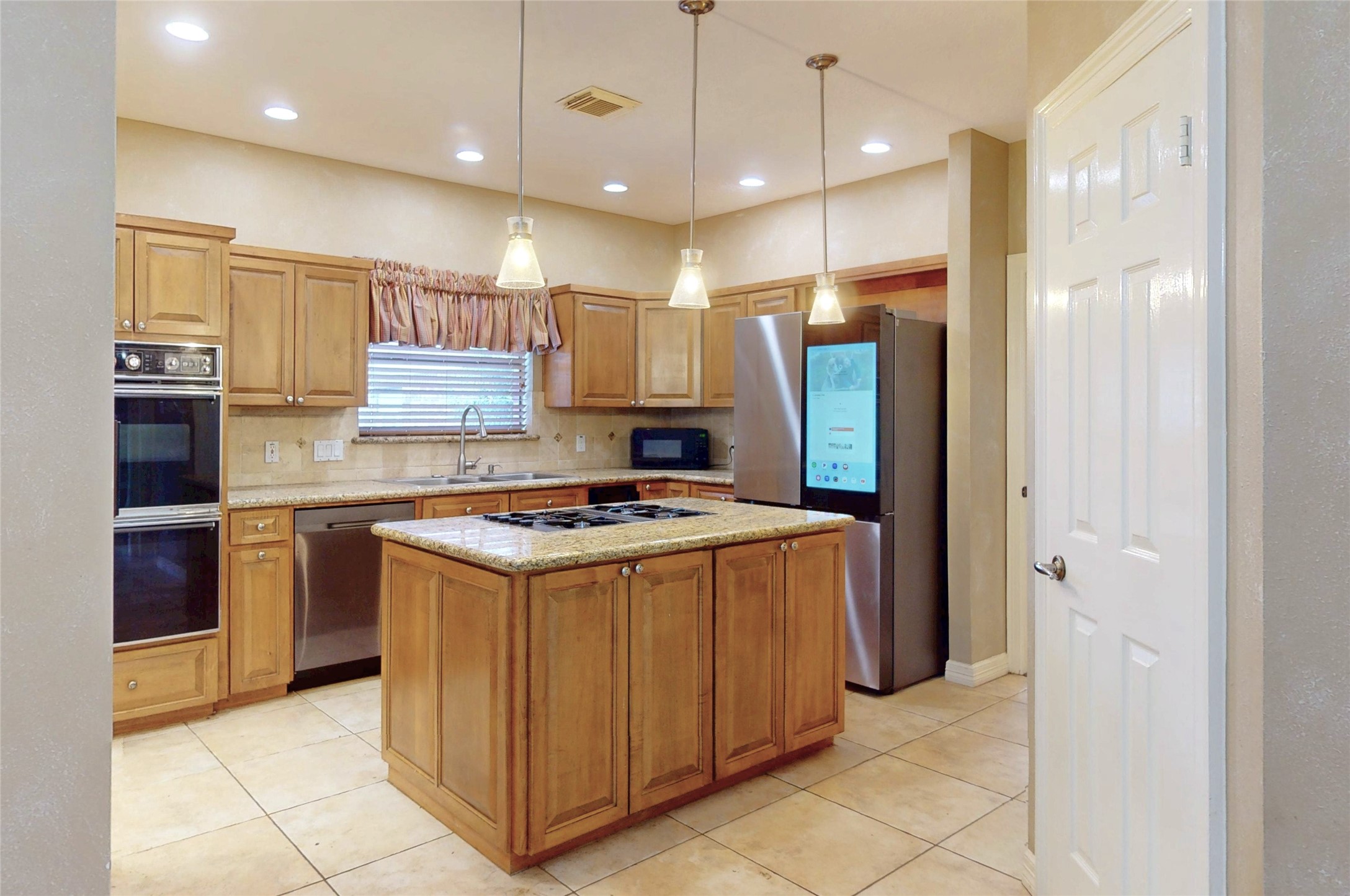 3502 Brymoor Court Pearland, TX 77584 - Photo 10 of 32