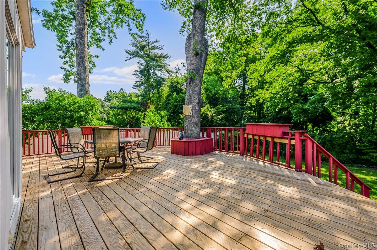 239 Hungry Harbor Road Valley Stream, NY 11581 - Photo 24 of 29