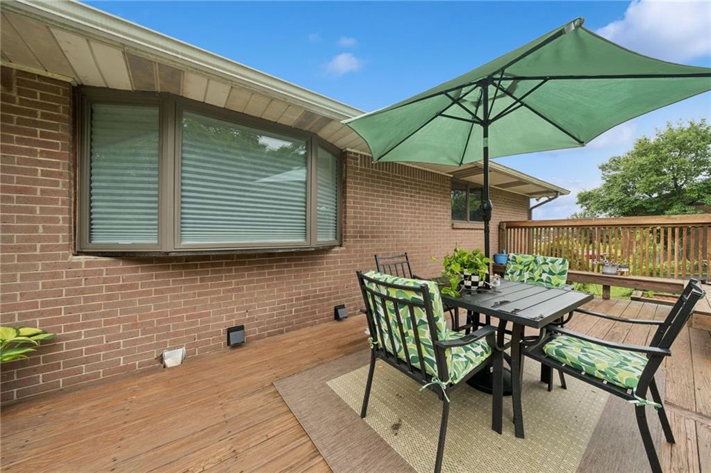 1154 Pittsburgh Road Valencia, PA 16059 - Photo 32 of 37 Back Unit deck