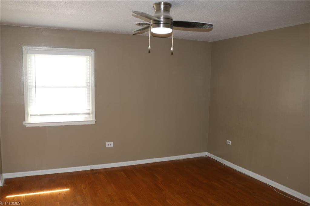 101 Oxford Place, Unit 19 High Point, NC 27262 - Photo 13 of 25 Primary Bedroom