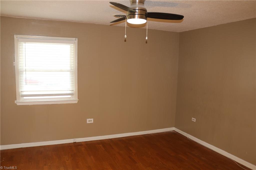 101 Oxford Place, Unit 19 High Point, NC 27262 - Photo 14 of 25 Primary Bedroom