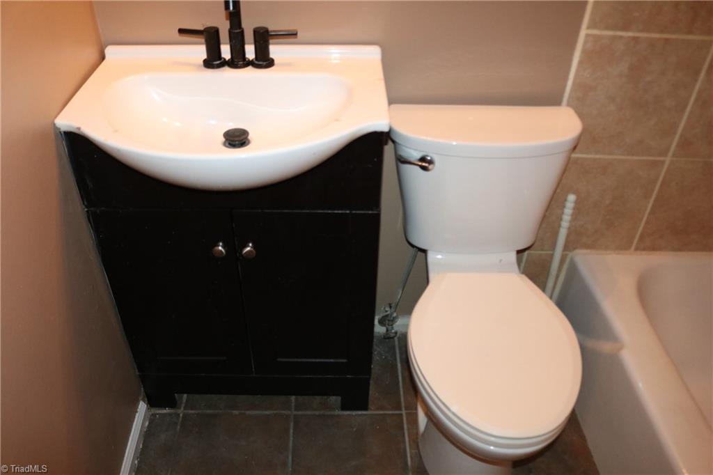 101 Oxford Place, Unit 19 High Point, NC 27262 - Photo 19 of 25 Full Bath 2nd Flr