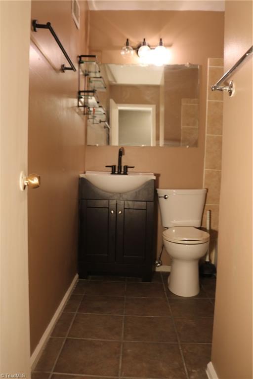 101 Oxford Place, Unit 19 High Point, NC 27262 - Photo 23 of 25 Full Bath 2nd Flr