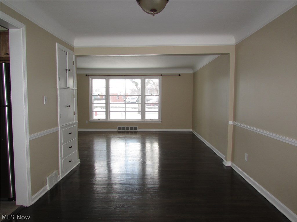 4891 Farnhurst Road Cleveland, OH 44124 - Photo 7 of 28