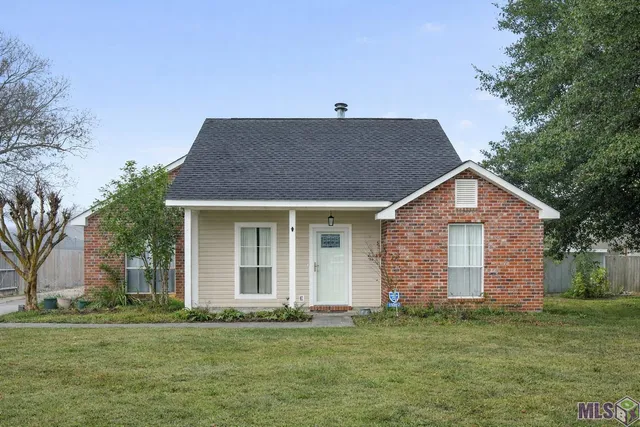 $210,000 | 11062 Downey Drive, Greenwell Springs, LA 70739