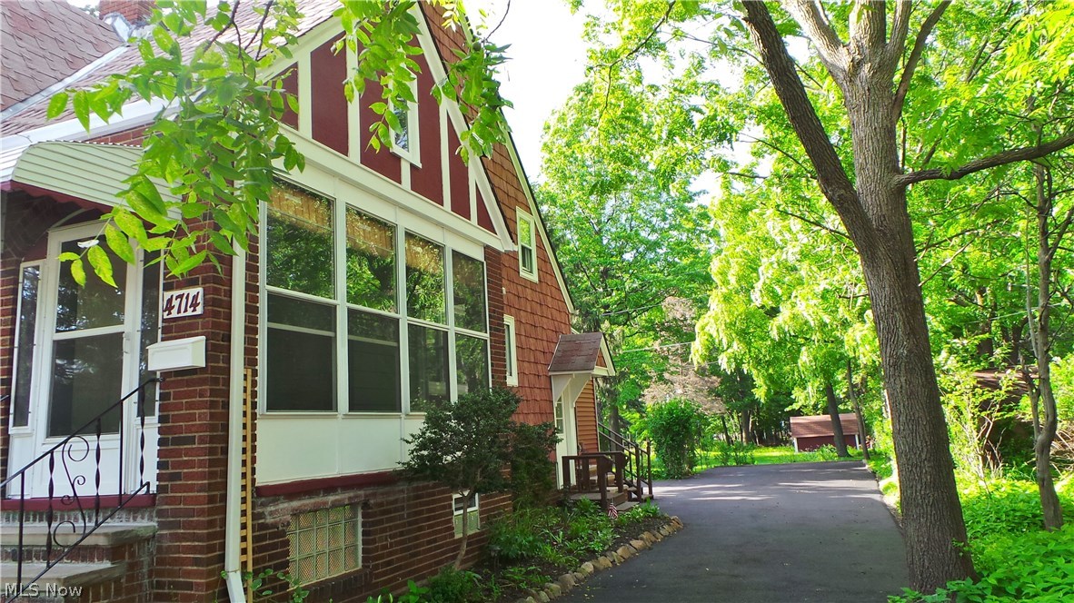 4714 Snow Road Cleveland, OH 44134 - Photo 4 of 25