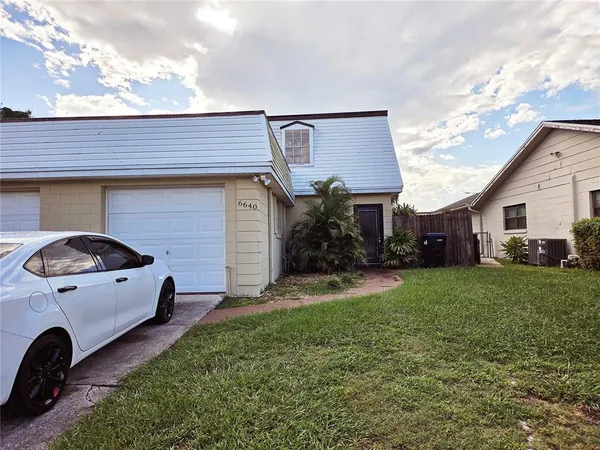 $2,000 | 6640 Pot O Gold Lane, Orlando, FL 32809