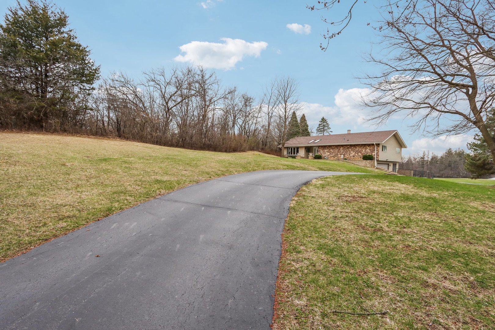 34550 Stanley Road Ingleside, IL 60041 - Photo 35 of 45 a view of a yard with an trees