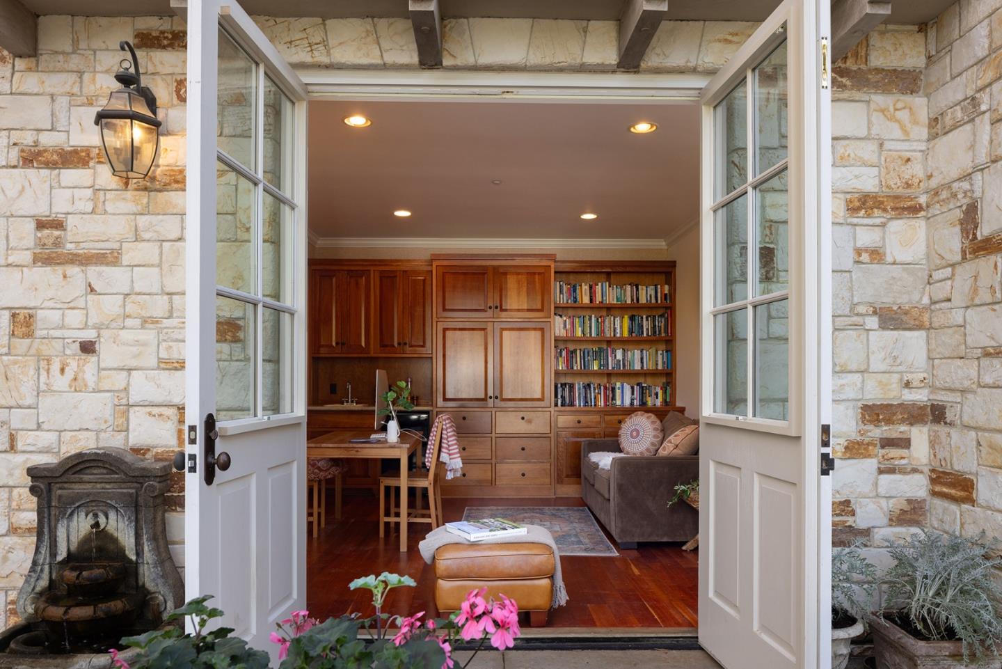 8680 River Meadows Road Carmel, CA 93923 - Photo 22 of 38 a living room with furniture