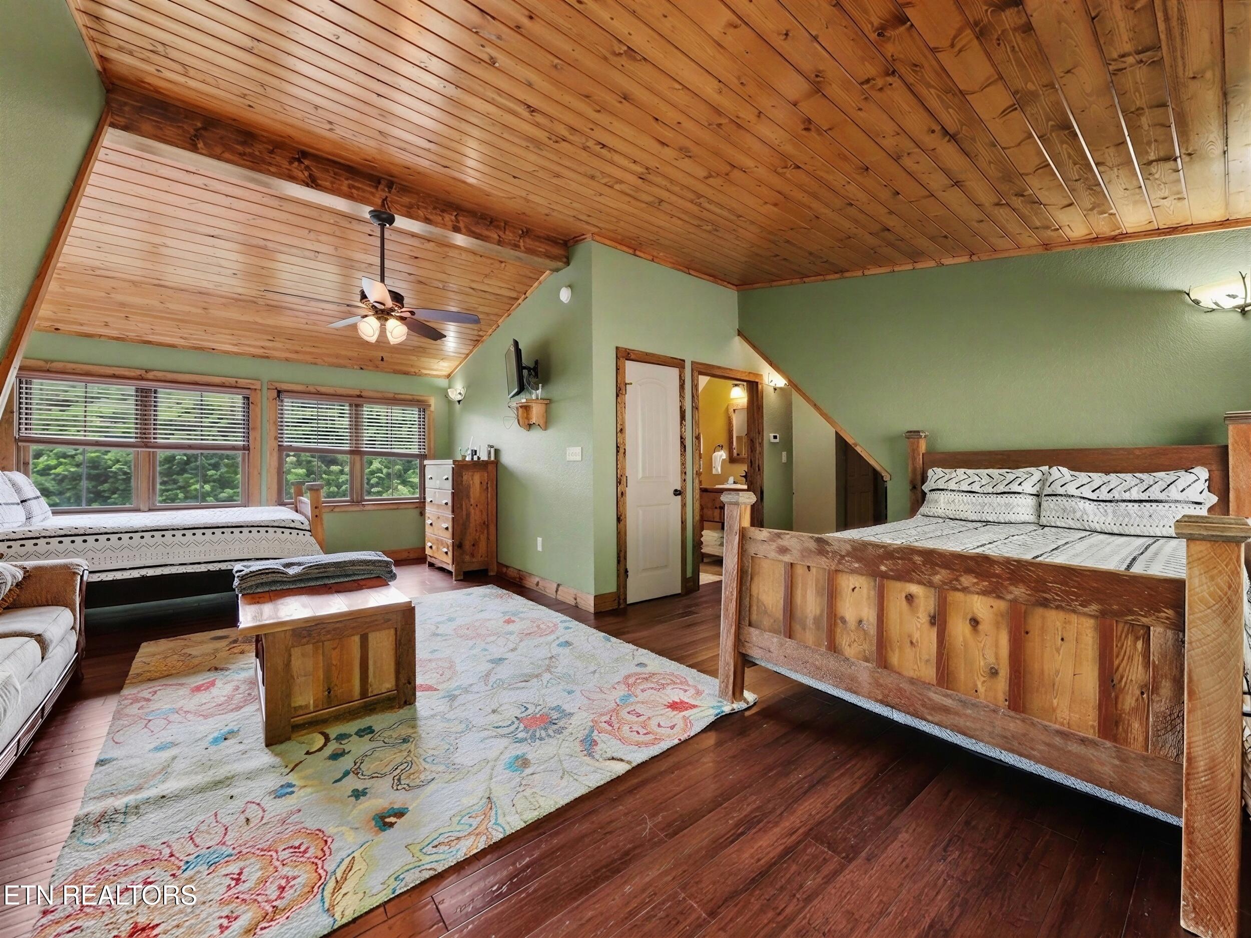 836-835 Jacks Bluff Road New Tazewell, TN 37825 - Photo 36 of 53 35_img_9268_edited