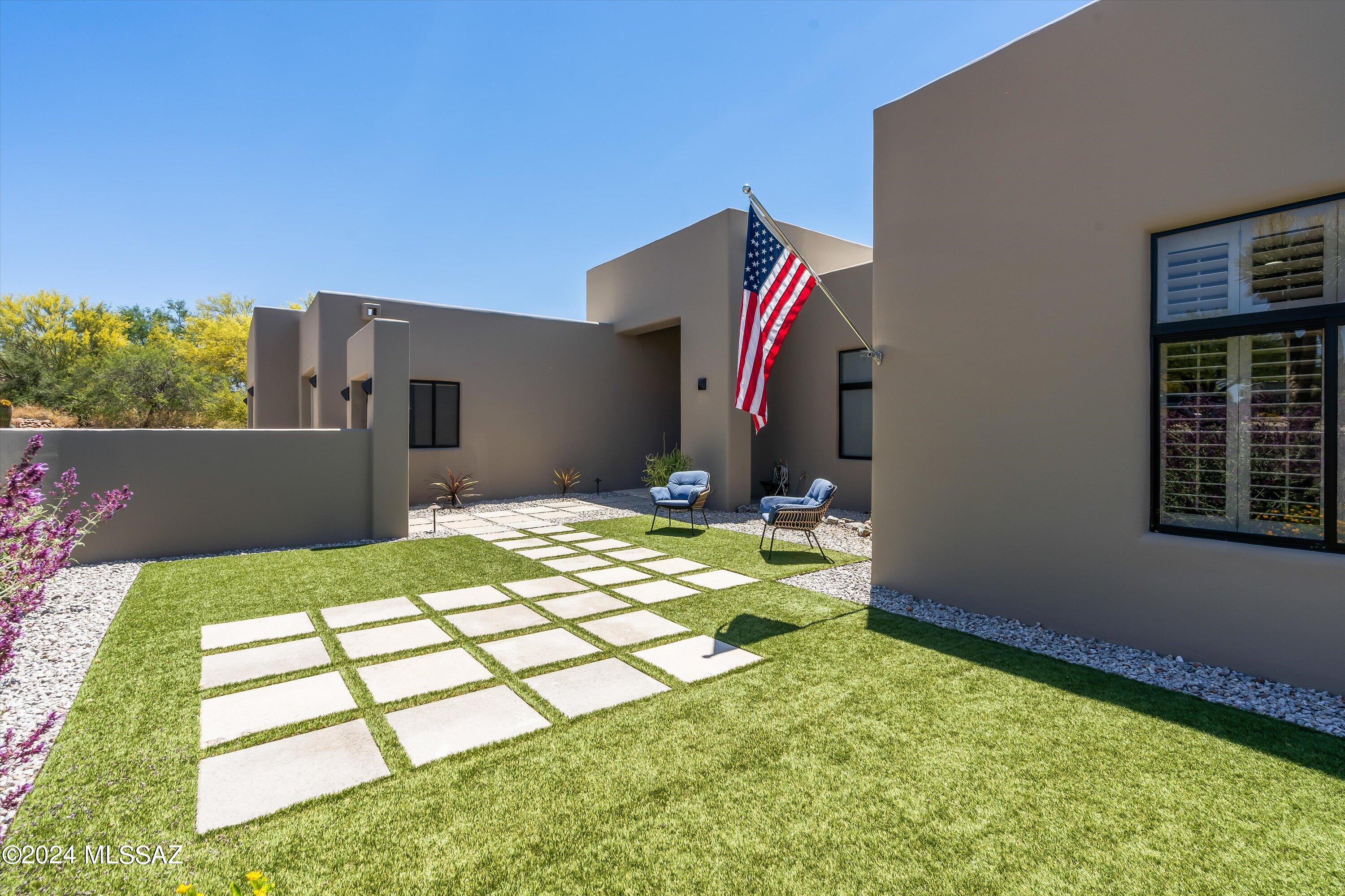 12456 North Piping Rock Road Oro Valley, AZ 85755 - Photo 4 of 46