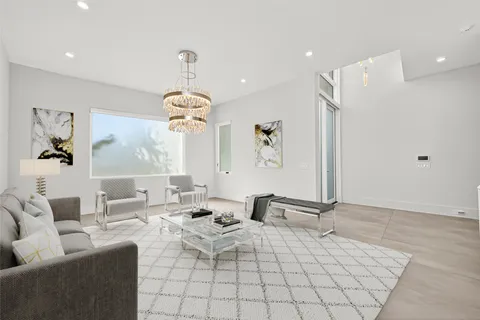 $1,345,000 | 211 Stratford Street, Houston, TX 77006