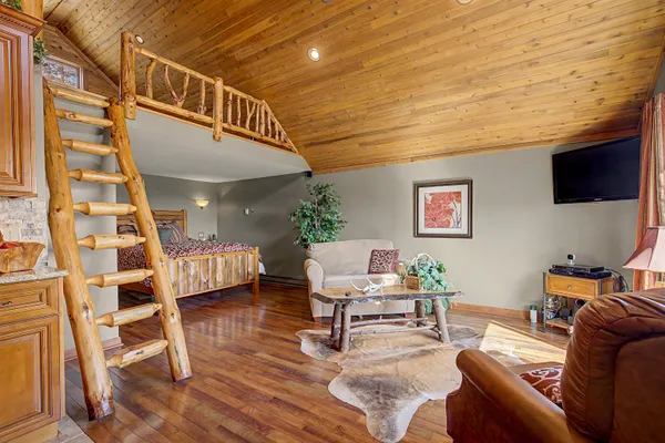 $1,175,000 | 2287 West Hanover Road, Hanover, IL 61041