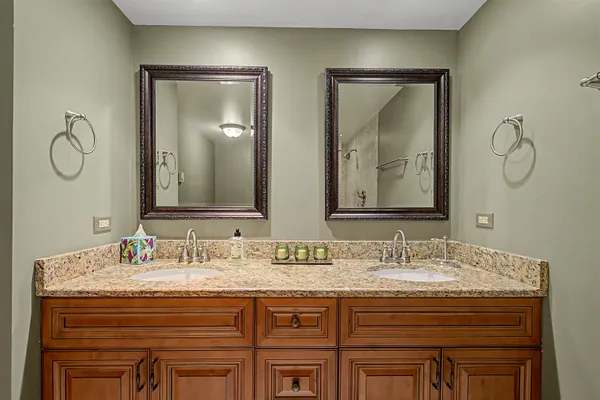 $1,175,000 | 2287 West Hanover Road, Hanover, IL 61041