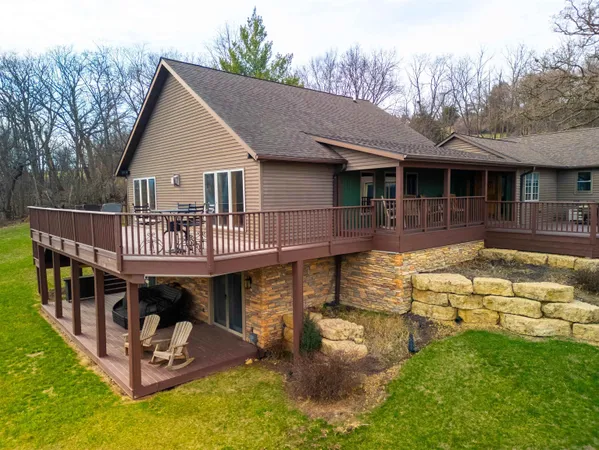 $1,175,000 | 2287 West Hanover Road, Hanover, IL 61041