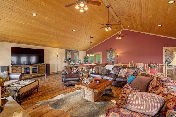 $1,175,000 | 2287 West Hanover Road, Hanover, IL 61041