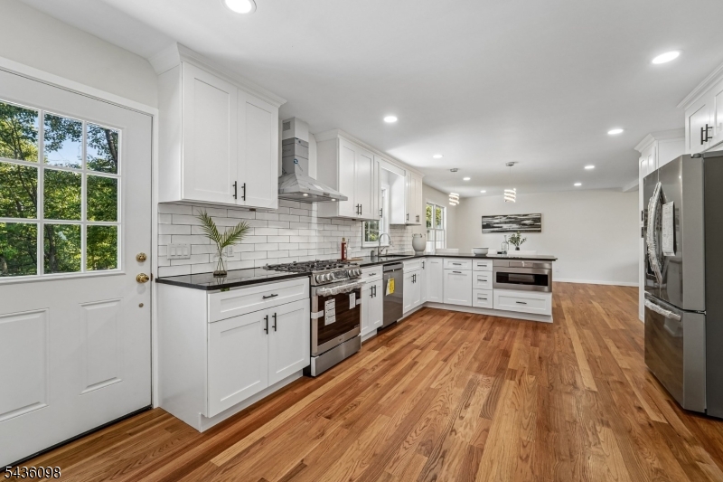 14 Witkowski Way Wayne, NJ 07470 - Photo 11 of 37
