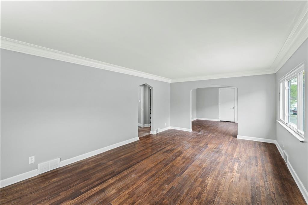668 Rodi Road Pittsburgh, PA 15235 - Photo 5 of 27 Living Room/office space or retail