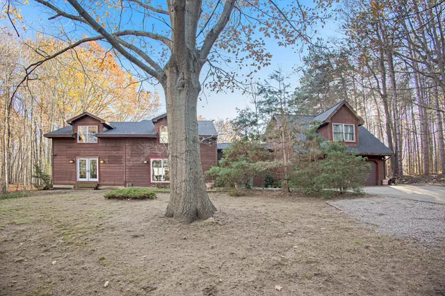 $735,000 | 6570 145th Avenue, Holland, MI 49423