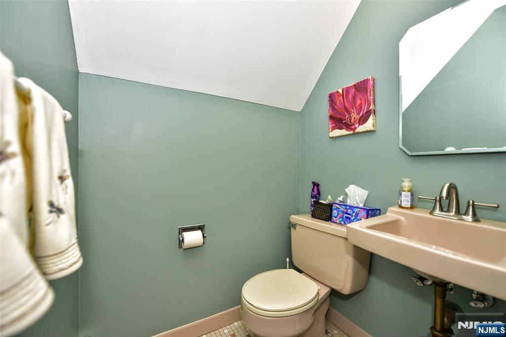 60 Highland Road Bloomingdale, NJ 07403 - Photo 23 of 30