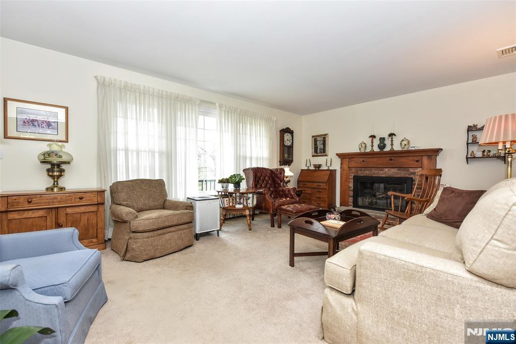 60 Highland Road Bloomingdale, NJ 07403 - Photo 6 of 30