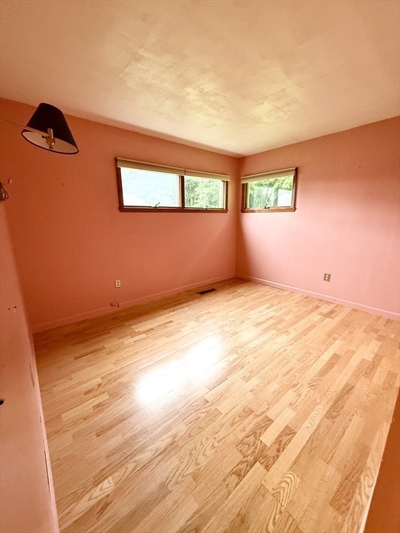 27 Westbrook Road Northborough, MA 01532 - Photo 8 of 19