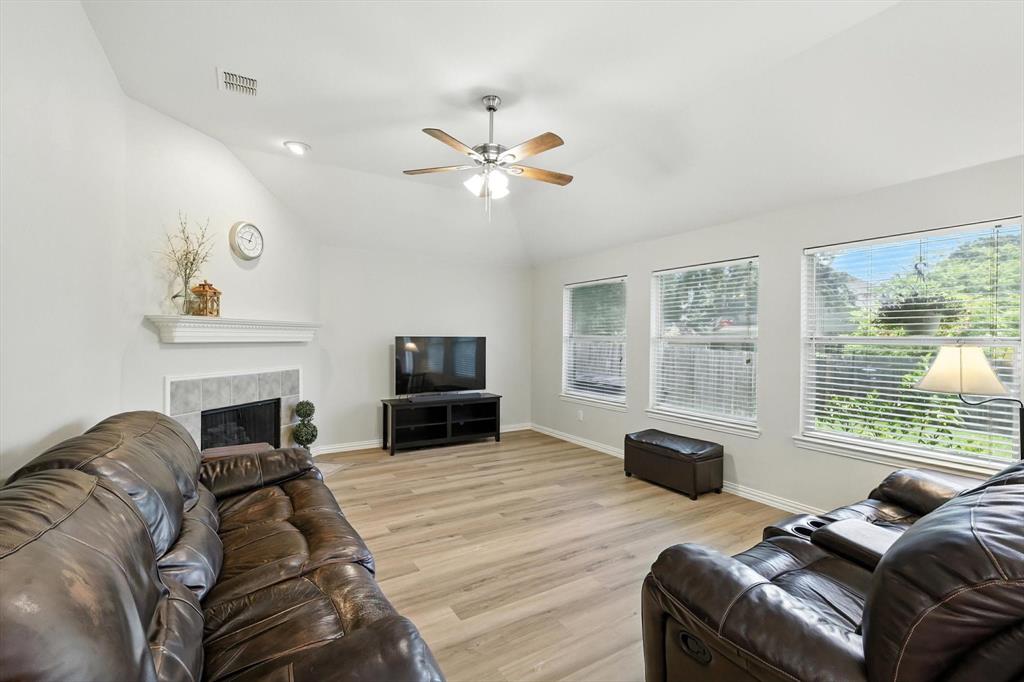 12032 Vienna Apple Road Fort Worth, TX 76244 - Photo 3 of 24