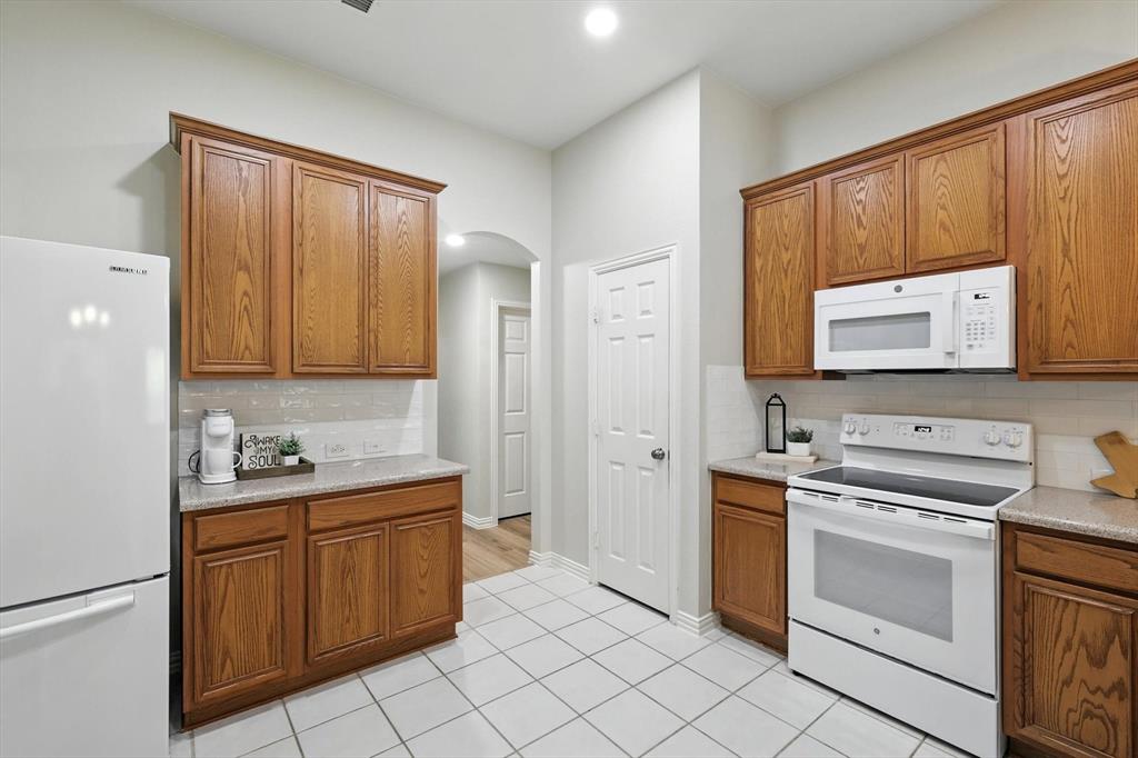 12032 Vienna Apple Road Fort Worth, TX 76244 - Photo 6 of 24