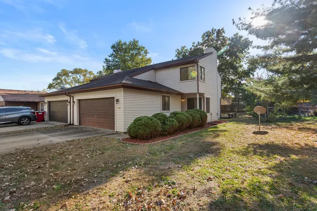 $225,000 | 515 Clearwater Drive, Unit 515, Champaign, IL 61822