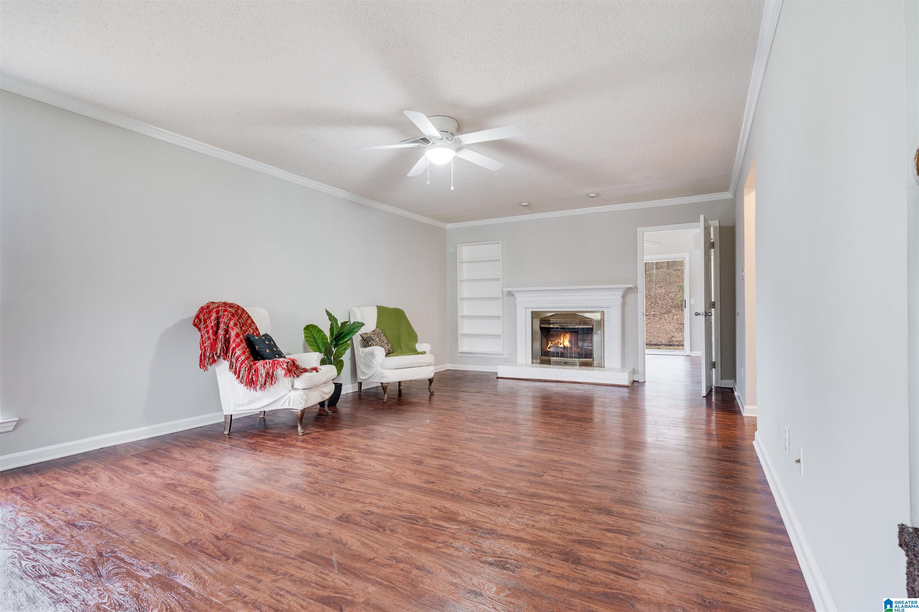 105 Berryhill Circle Alabaster, AL 35007 - Photo 2 of 34