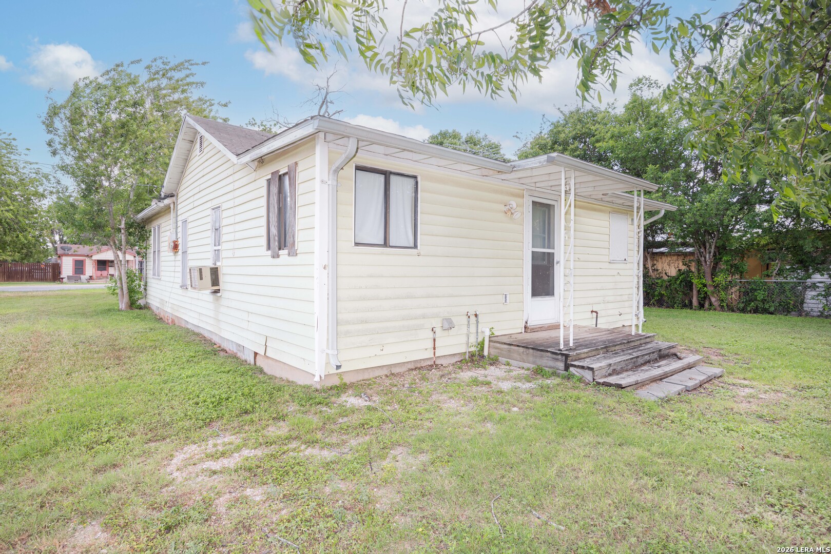 1902 17th Street Hondo, TX 78861 - Photo 1 of 21