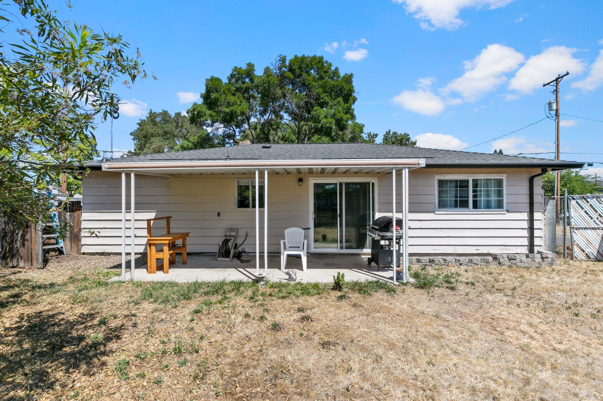 420 Freeman Road Central Point, OR 97502 - Photo 18 of 20 19