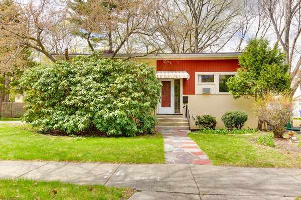 25 David Road Newton, MA 02459 - Photo 1 of 19 Gallery Image 1