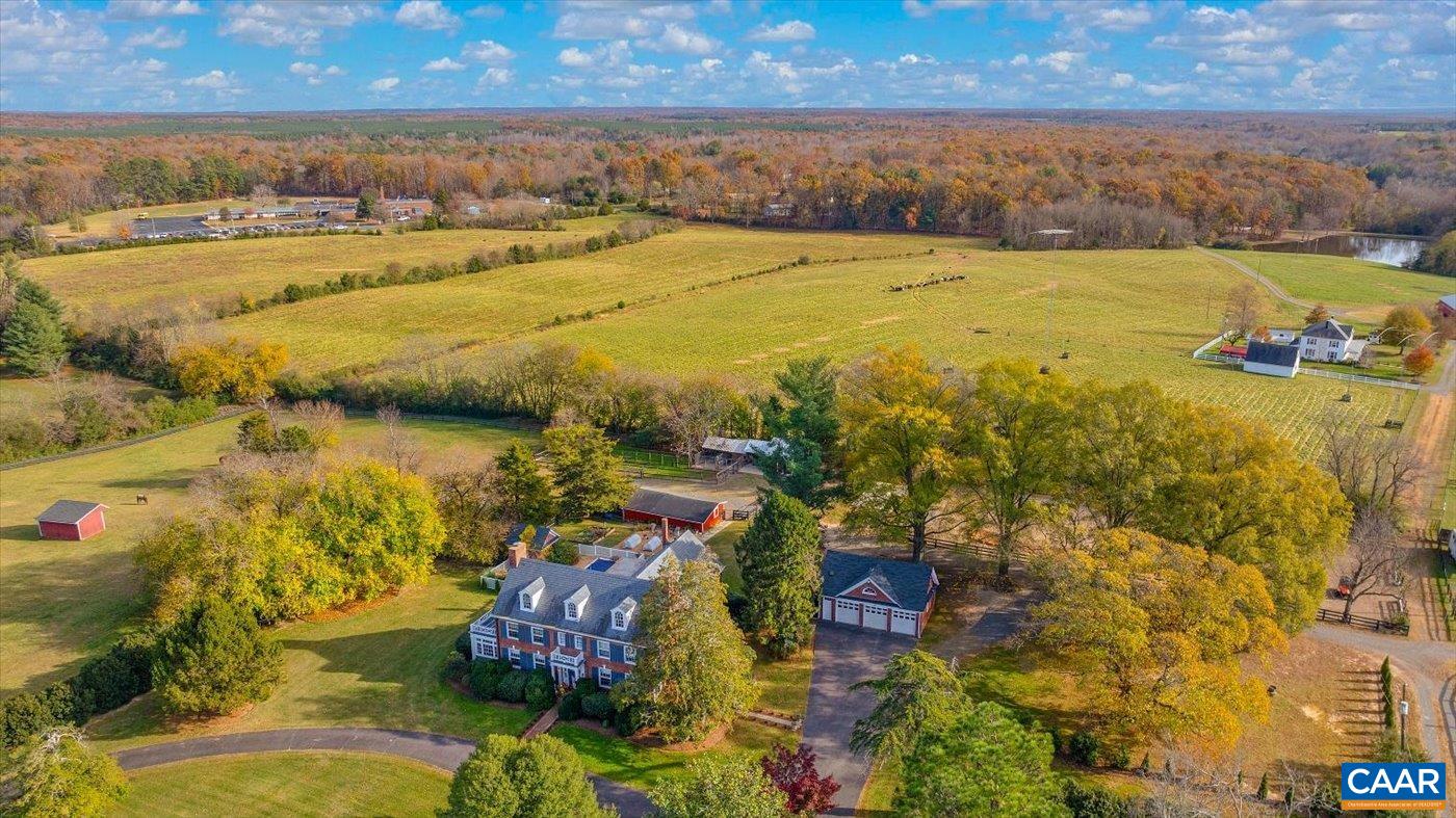 23494 Village Road Unionville, VA 22567 - Photo 3 of 72