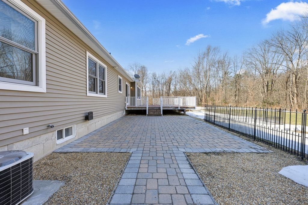 2824 Greenwich Road Hardwick, MA 01082 - Photo 7 of 36